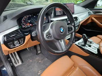 BMW 530d xDrive Touring M Sport HEAD-UP STD-HEIZ AHK