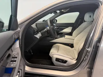 BMW 540 d xDrive M Sport H-Up 360  B&W