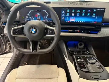 BMW 540 d xDrive M Sport H-Up 360  B&W