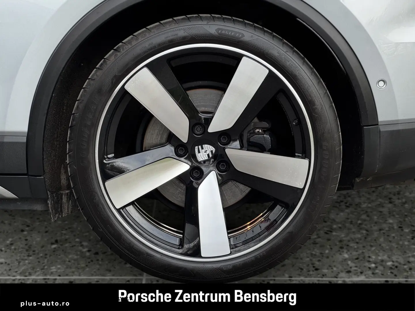 PORSCHE Macan 4 Electric