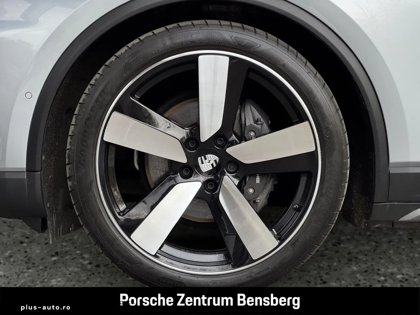 PORSCHE Macan 4 Electric
