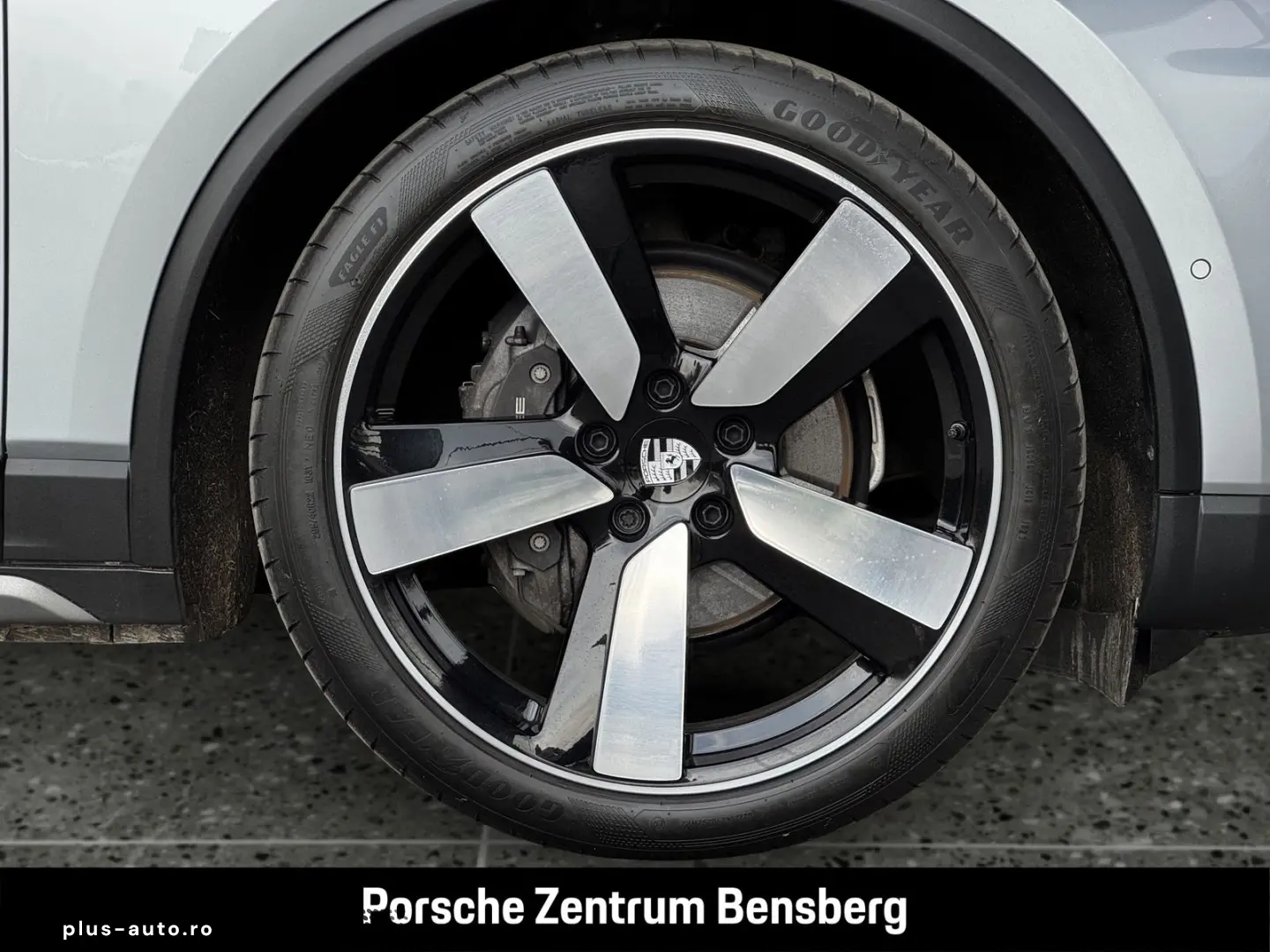 PORSCHE Macan 4 Electric