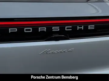 PORSCHE Macan 4 Electric