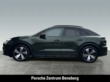 PORSCHE Macan 4