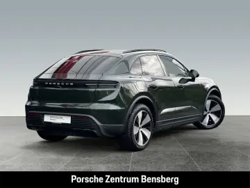 PORSCHE Macan 4