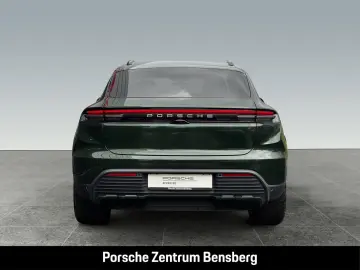 PORSCHE Macan 4