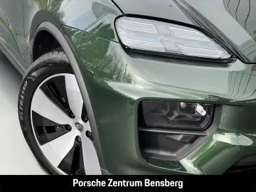 PORSCHE Macan 4