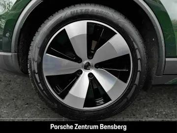PORSCHE Macan 4