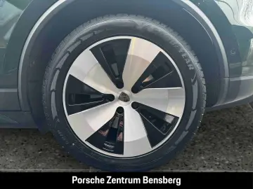 PORSCHE Macan 4