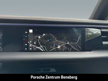PORSCHE Macan 4