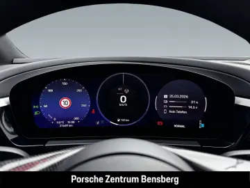 PORSCHE Macan 4