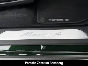 PORSCHE Macan 4