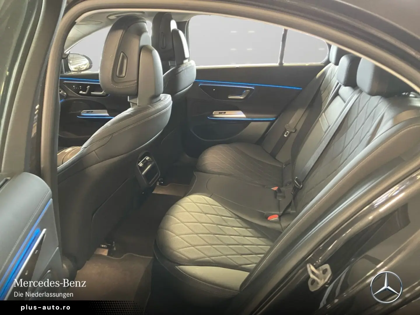MERCEDES-BENZ E 300 de Avantgarde Adv.  PANO AHK FAHRASS 360