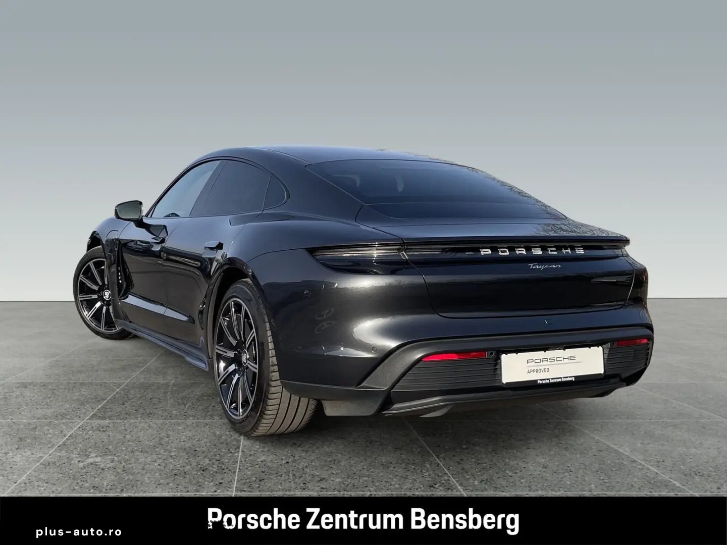 PORSCHE Taycan
