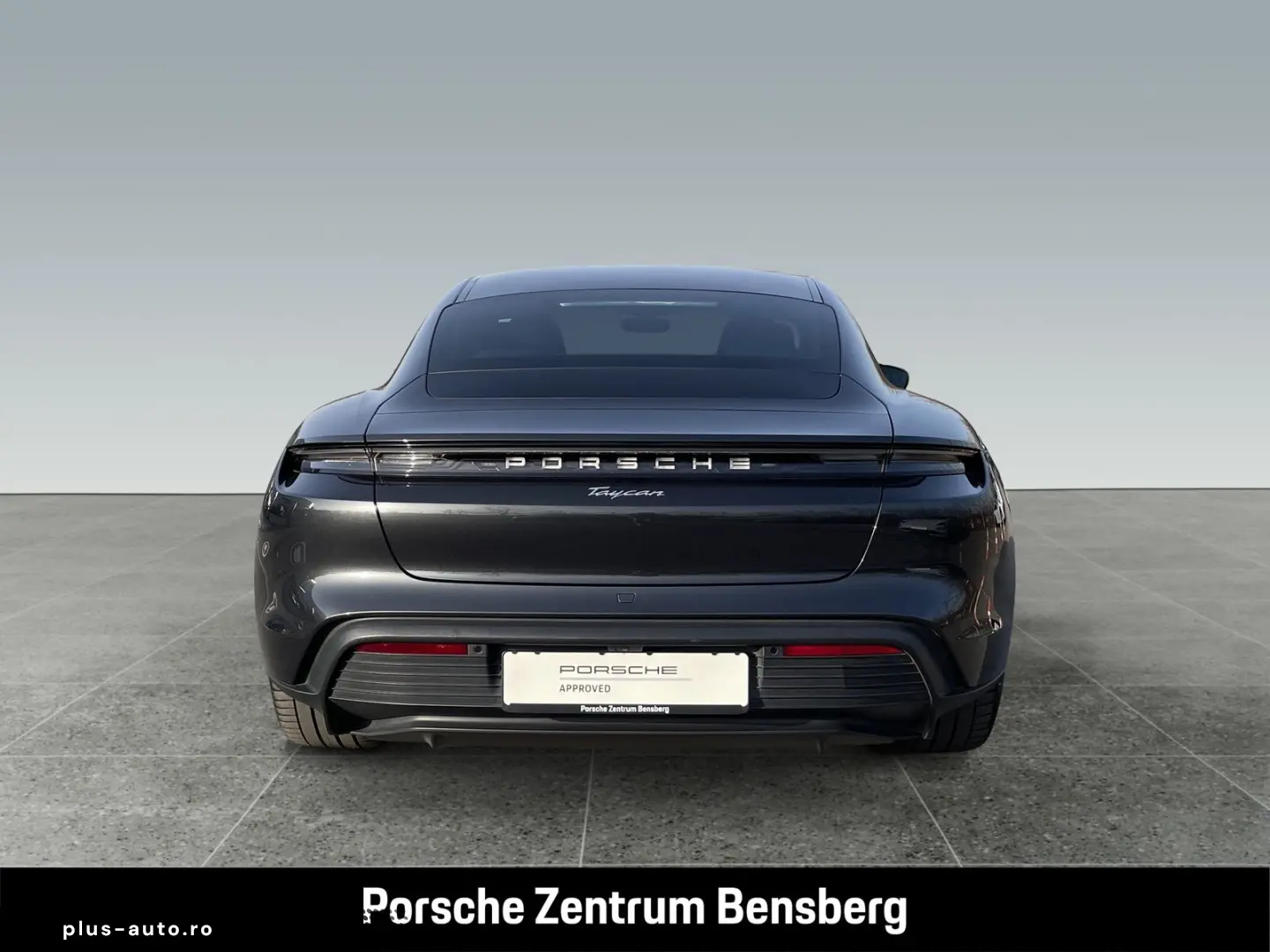 PORSCHE Taycan