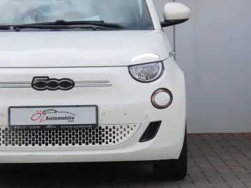 FIAT 500e 42 kWh Komfort-Paket Klimaauto. Carplay