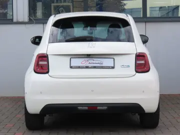 FIAT 500e 42 kWh Komfort-Paket Klimaauto. Carplay