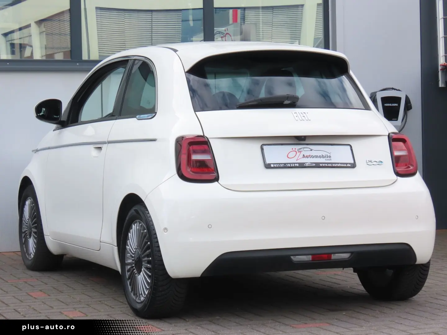 FIAT 500e 42 kWh Komfort-Paket Klimaauto. Carplay