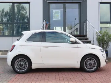FIAT 500e 42 kWh Komfort-Paket Klimaauto. Carplay