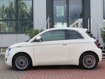 FIAT 500e 42 kWh Komfort-Paket Klimaauto. Carplay