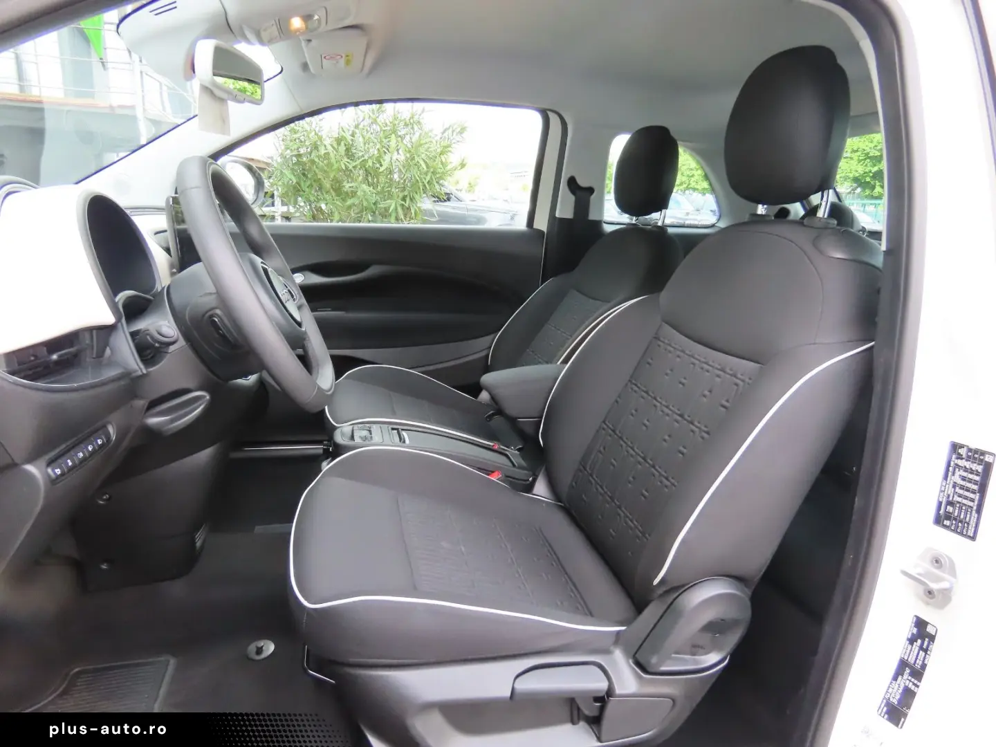FIAT 500e 42 kWh Komfort-Paket Klimaauto. Carplay