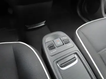 FIAT 500e 42 kWh Komfort-Paket Klimaauto. Carplay