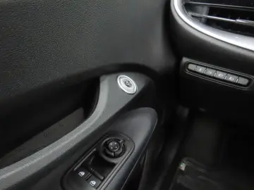 FIAT 500e Icon 42 kWh Klimaauto. CarPlay Touchscreen