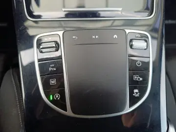 MERCEDES-BENZ GLC 200 d 4Matic Navi Rückfahrkamera LED