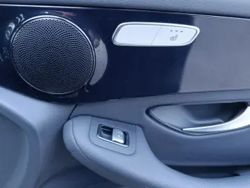 MERCEDES-BENZ GLC 200 d 4Matic Navi Rückfahrkamera LED