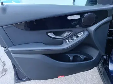MERCEDES-BENZ GLC 200 d 4Matic Navi Rückfahrkamera LED