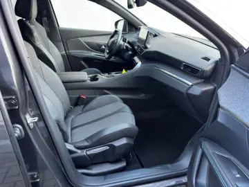 PEUGEOT 3008 Allure Pack   AZV
