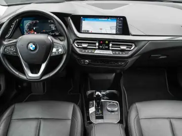 BMW Seria 2 218d Aut.
