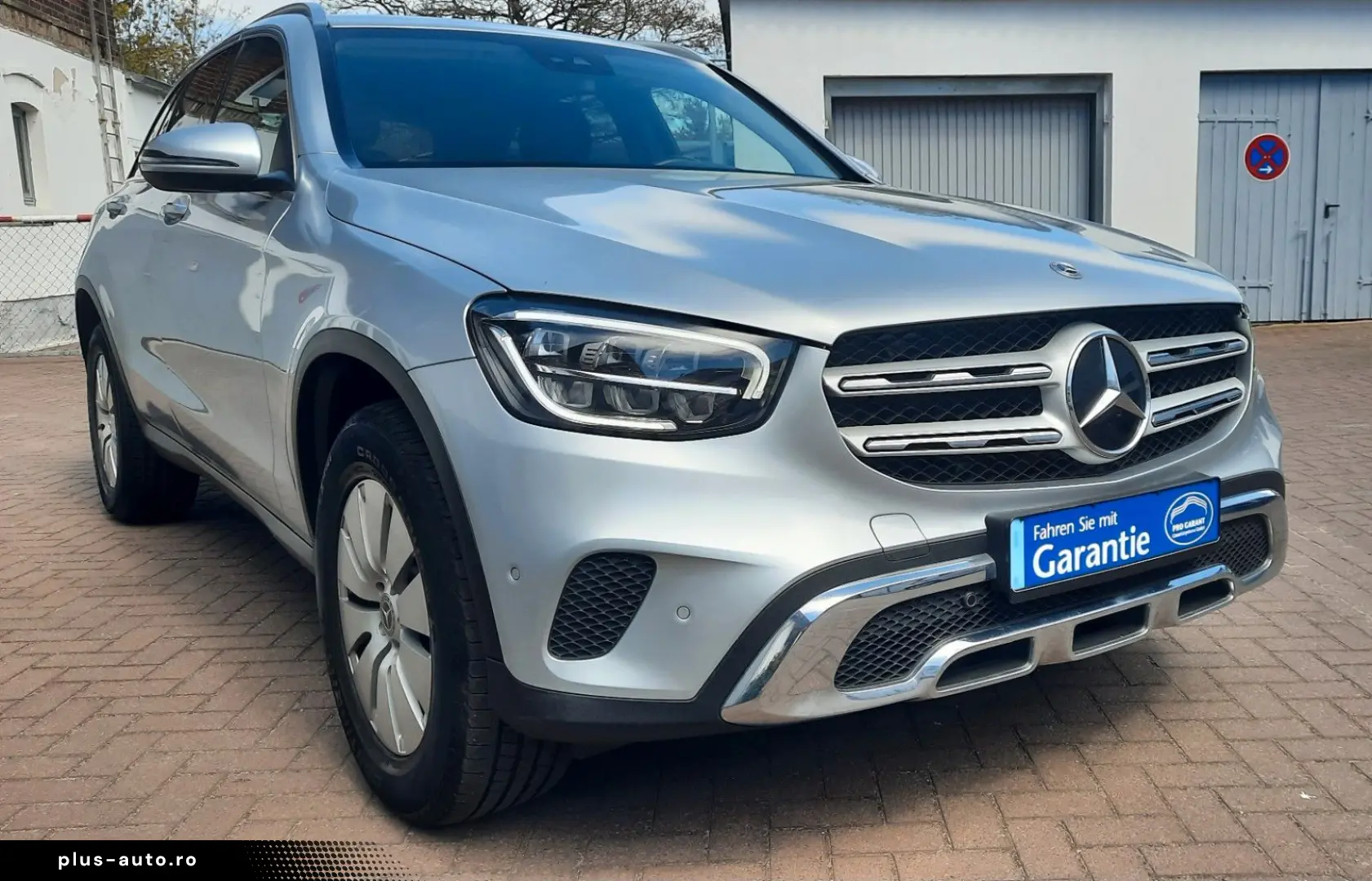 MERCEDES-BENZ GLC 220 d 4Matic  Distronic Spur Kamera 1Hand