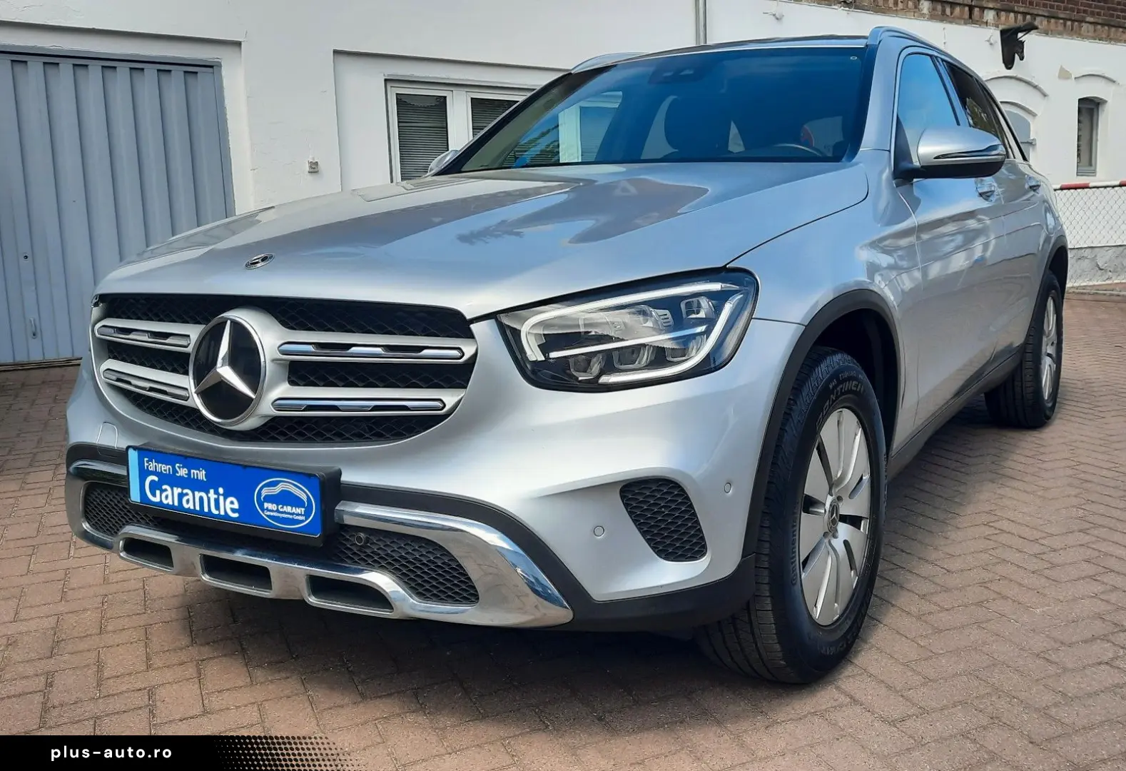 MERCEDES-BENZ GLC 220 d 4Matic  Distronic Spur Kamera 1Hand