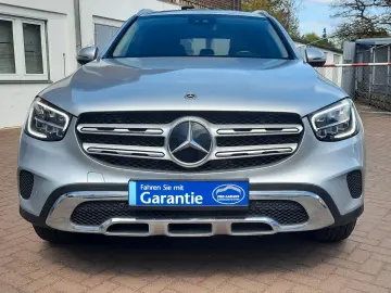MERCEDES-BENZ GLC 220 d 4Matic  Distronic Spur Kamera 1Hand