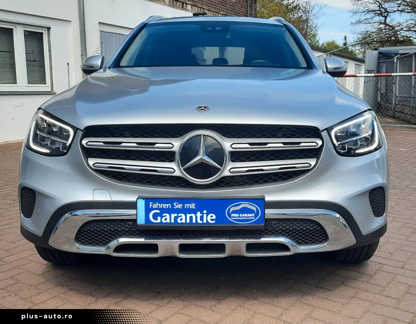 MERCEDES-BENZ GLC 220 d 4Matic  Distronic Spur Kamera 1Hand