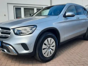 MERCEDES-BENZ GLC 220 d 4Matic  Distronic Spur Kamera 1Hand