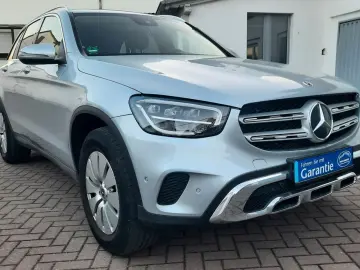 MERCEDES-BENZ GLC 220 d 4Matic  Distronic Spur Kamera 1Hand