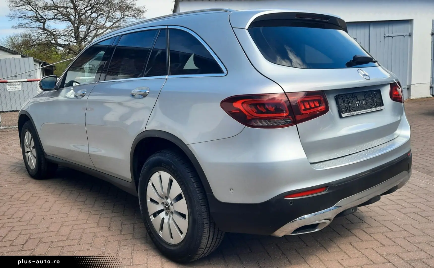 MERCEDES-BENZ GLC 220 d 4Matic  Distronic Spur Kamera 1Hand