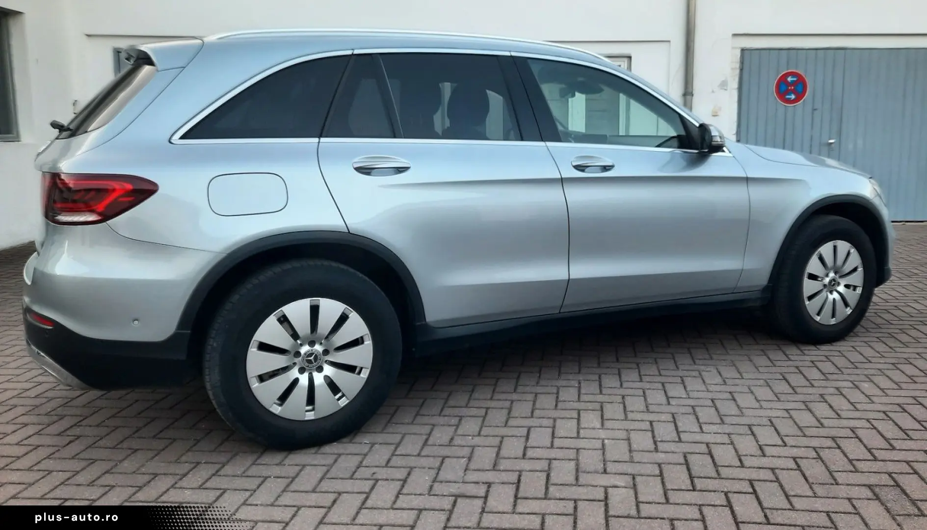 MERCEDES-BENZ GLC 220 d 4Matic  Distronic Spur Kamera 1Hand
