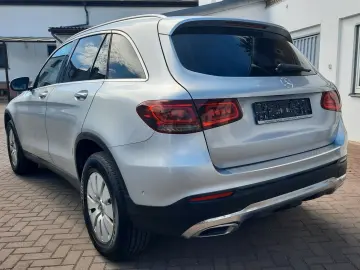 MERCEDES-BENZ GLC 220 d 4Matic  Distronic Spur Kamera 1Hand