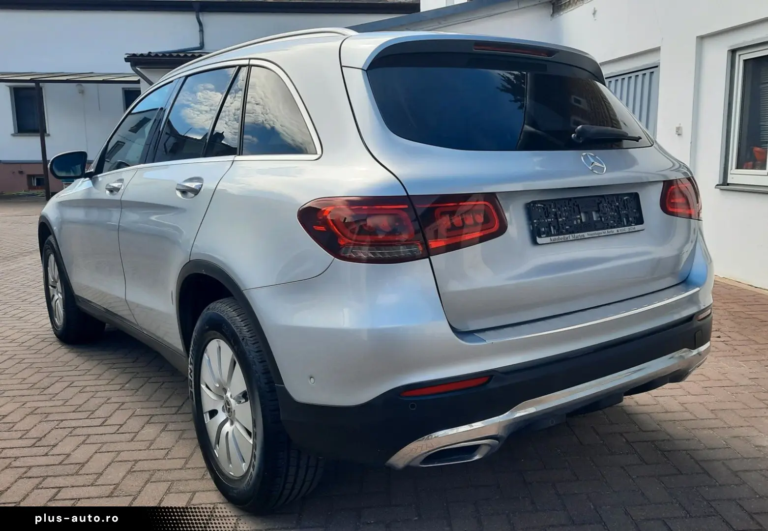 MERCEDES-BENZ GLC 220 d 4Matic  Distronic Spur Kamera 1Hand