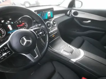 MERCEDES-BENZ GLC 220 d 4Matic  Distronic Spur Kamera 1Hand