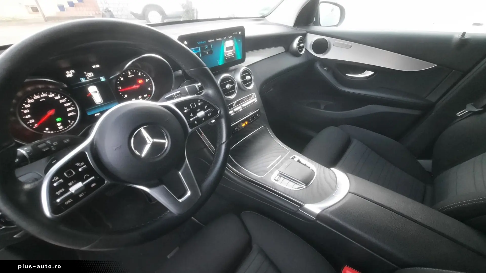MERCEDES-BENZ GLC 220 d 4Matic  Distronic Spur Kamera 1Hand