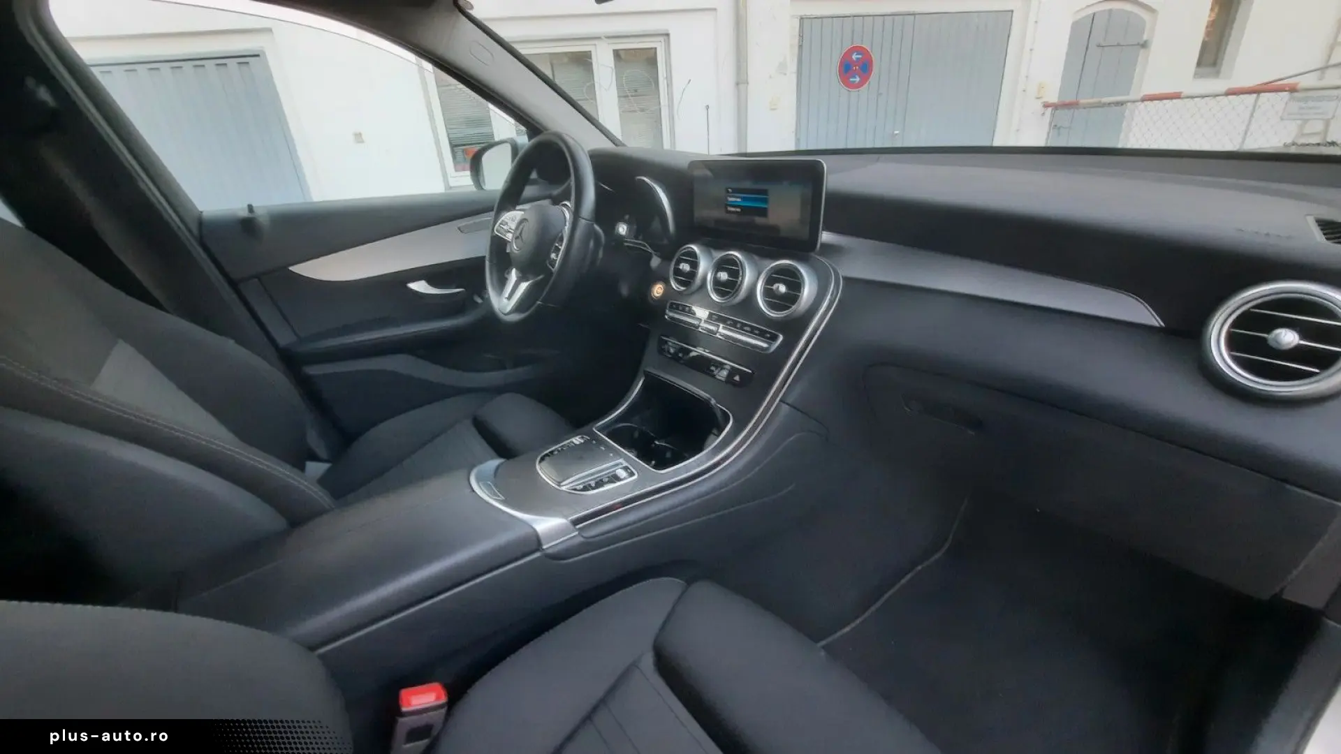 MERCEDES-BENZ GLC 220 d 4Matic  Distronic Spur Kamera 1Hand