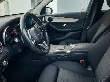 MERCEDES-BENZ GLC 220 d 4Matic  Distronic Spur Kamera 1Hand