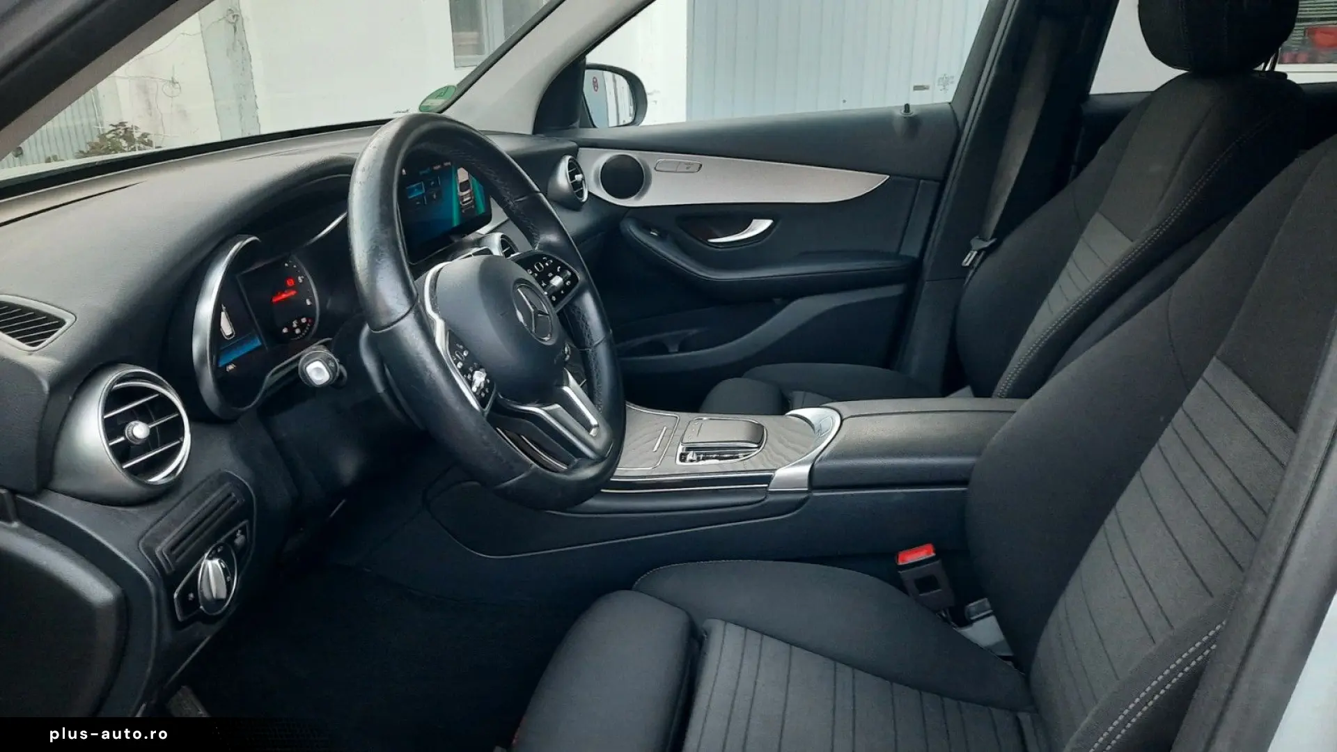 MERCEDES-BENZ GLC 220 d 4Matic  Distronic Spur Kamera 1Hand