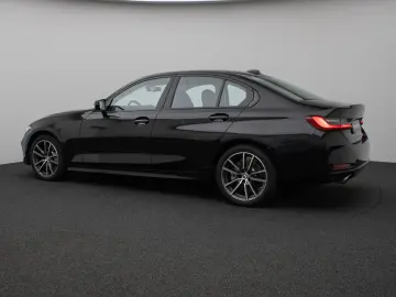 BMW 330d xD Lim. Kamera DAB Leder Alarm Sport 18Zoll