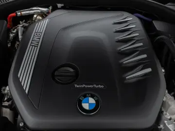 BMW 330d xD Lim. Kamera DAB Leder Alarm Sport 18Zoll