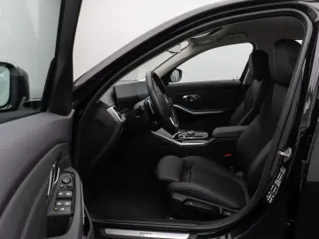 BMW 330d xD Lim. Kamera DAB Leder Alarm Sport 18Zoll